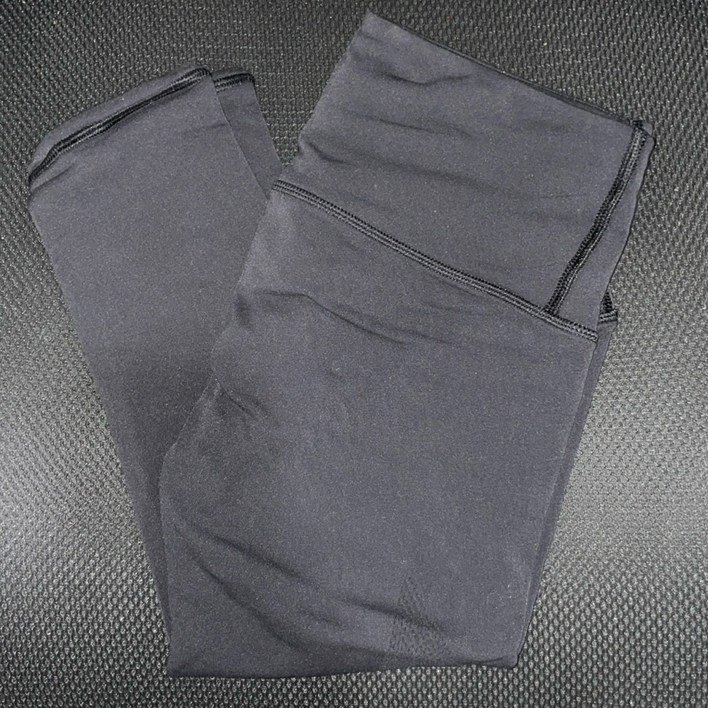 Black Lululemon Below Knee Leggings Size 4